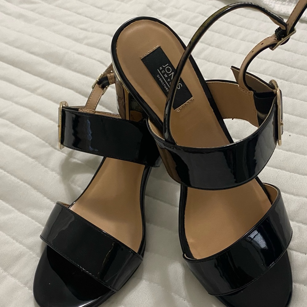 Jones of NY patent leather sandal
